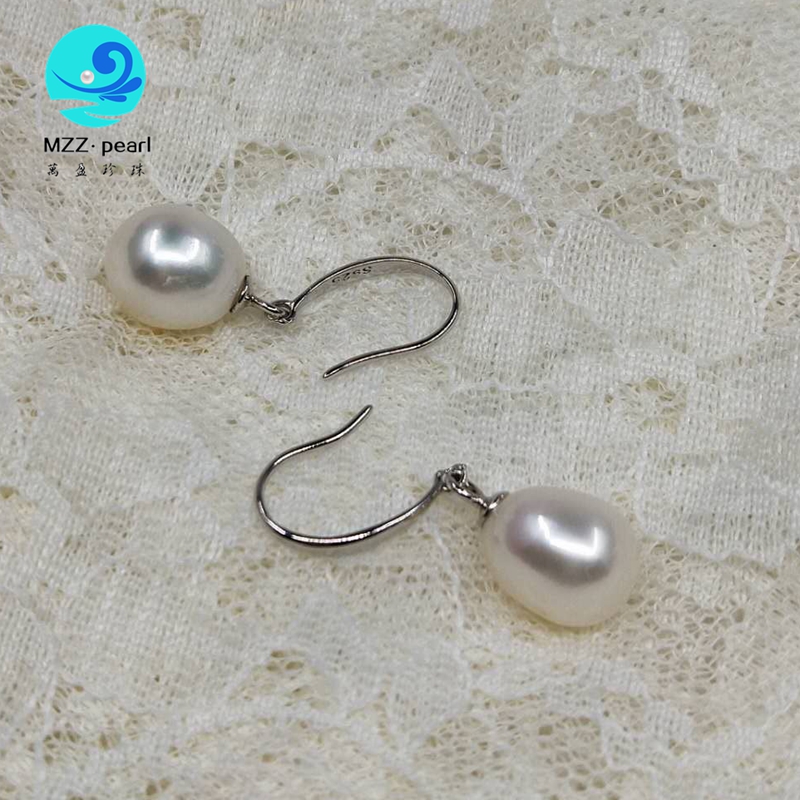 classic design white rice shape pearl dangle earrings 8x9mm